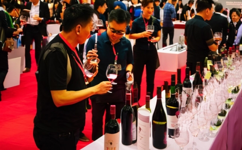 忠利集團(tuán)歌朗酒莊Costa Arente成都考察